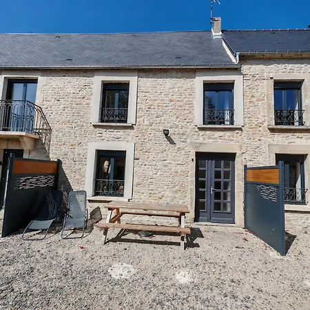 Le Domaine De La Gentilhommiere Situee Entre Bayeux Et Arromanches Les Bains Holiday home *