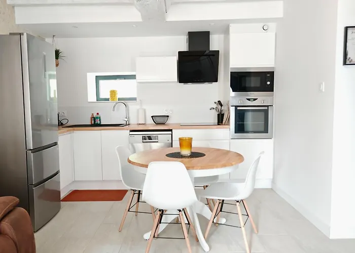 Le Domaine De La Gentilhommiere Situee Entre Bayeux Et Arromanches Les Bains 펜션 *